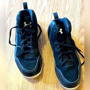 Under Armour Black Lace Up Basketball Shoes - Lightweight- Size 7Y